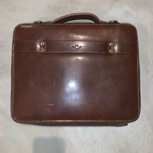 Satchel & Page Port 11